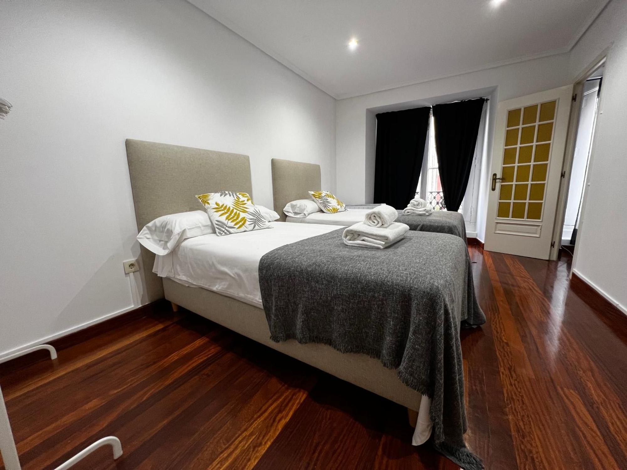 Apartamento Oktheway Riego De Agua 23 A Coruña Exterior foto